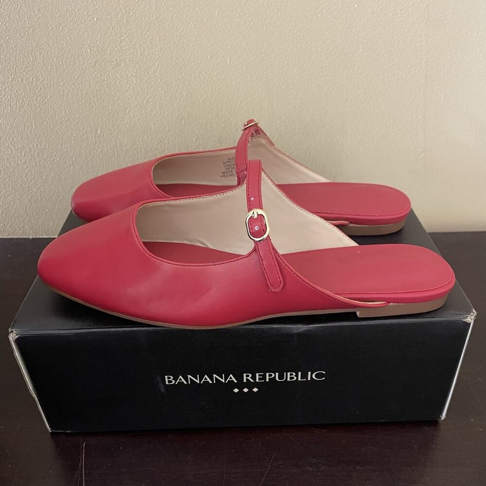 Banana Republic Red‎ Slingback Flats